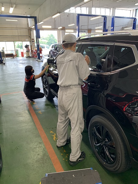 自動車のミガキ作業（アルバイト）／日産部品山陰販売株式会社