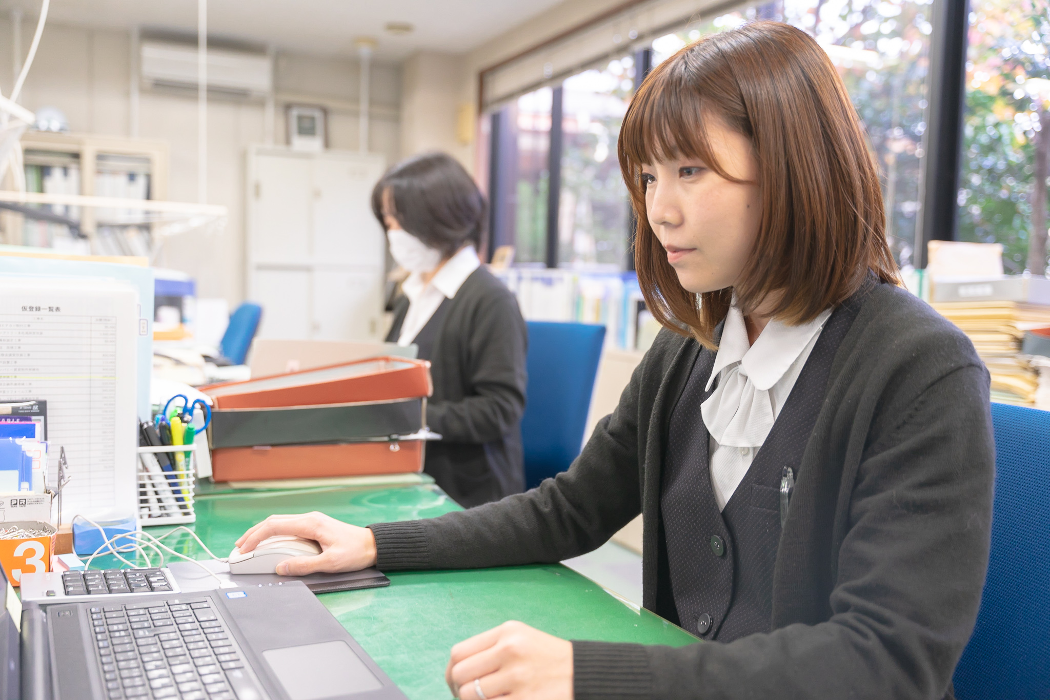 総務部の仕事風景