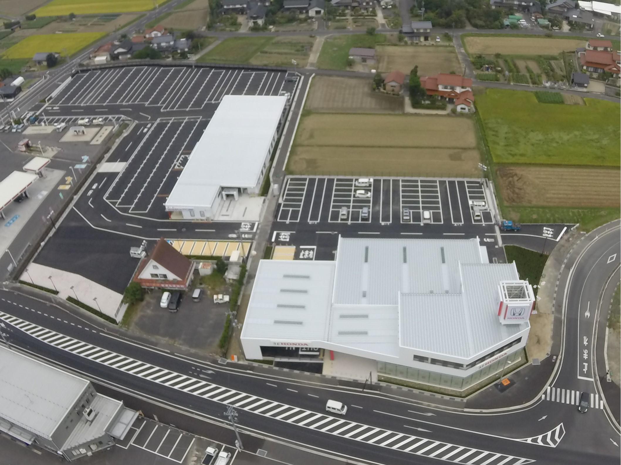 斐川中央店・納車整備センター・本社業務室