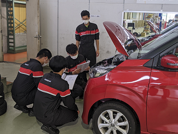 実車を使った研修の様子です